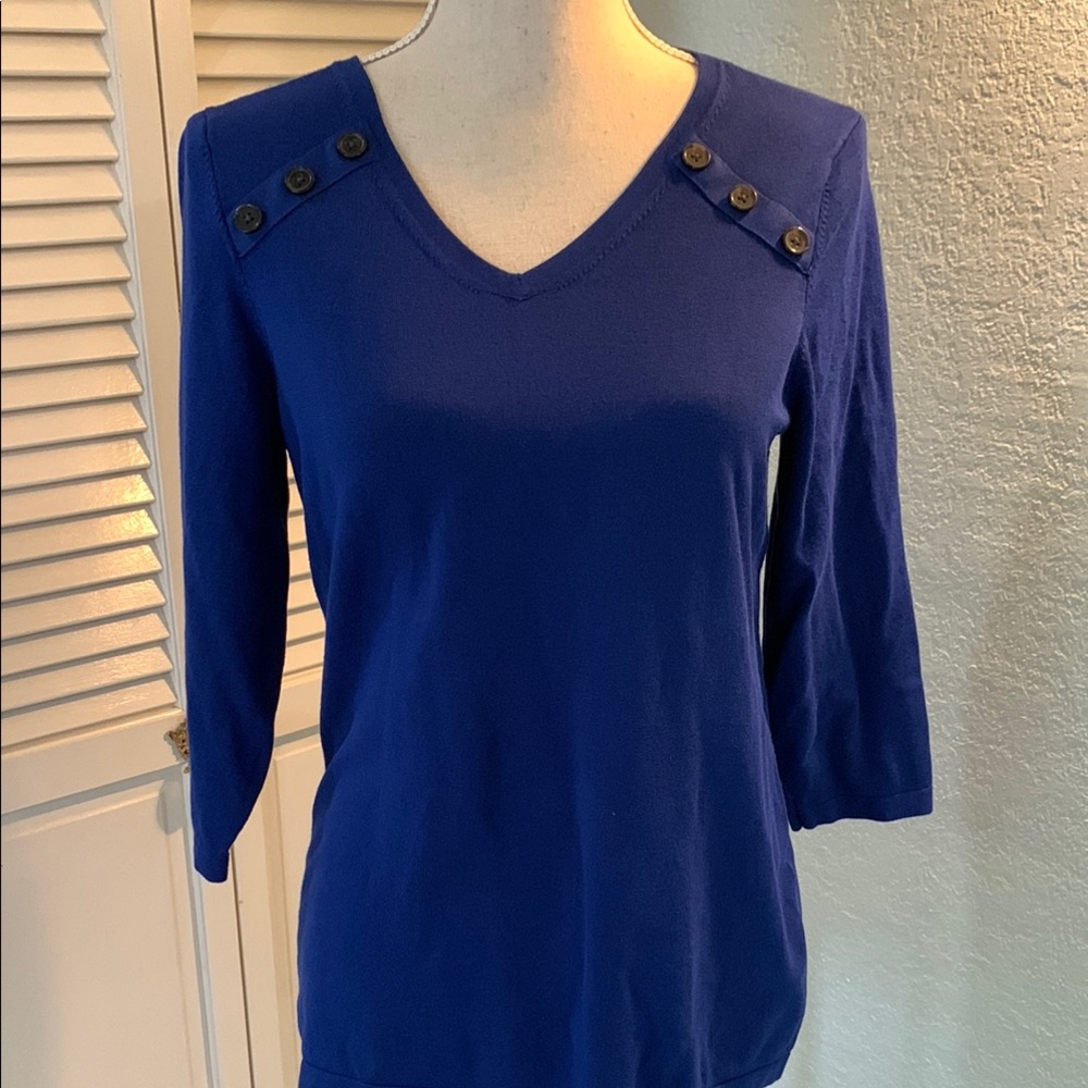 NWOT Fitted Blue 3/4 Sleeve Buttoned Blouse